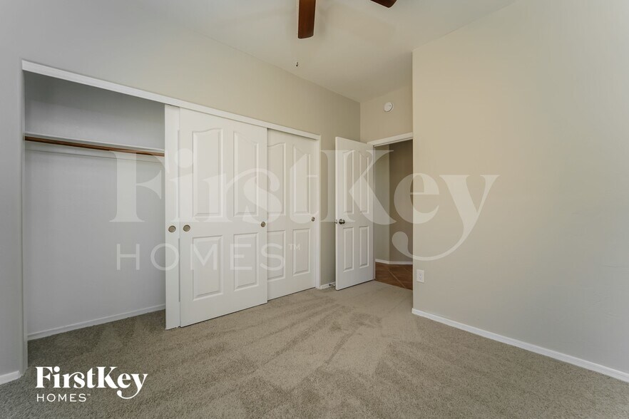 Building Photo - 5705 W Cortaro Crossing Dr