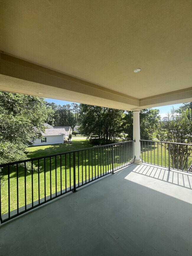 Building Photo - 110 Parkside Dr