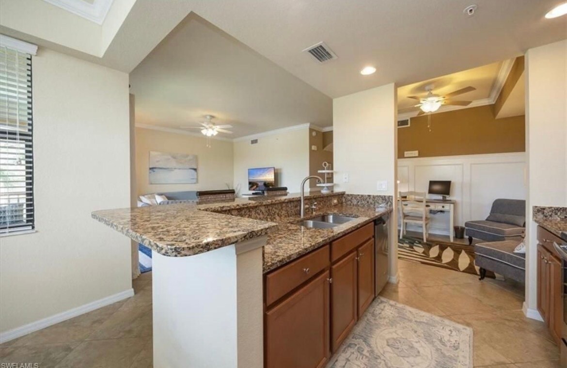 Building Photo - 9731 Acqua Ct