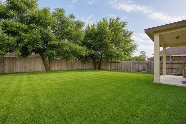 Building Photo - 22503 Miramar Bend Dr