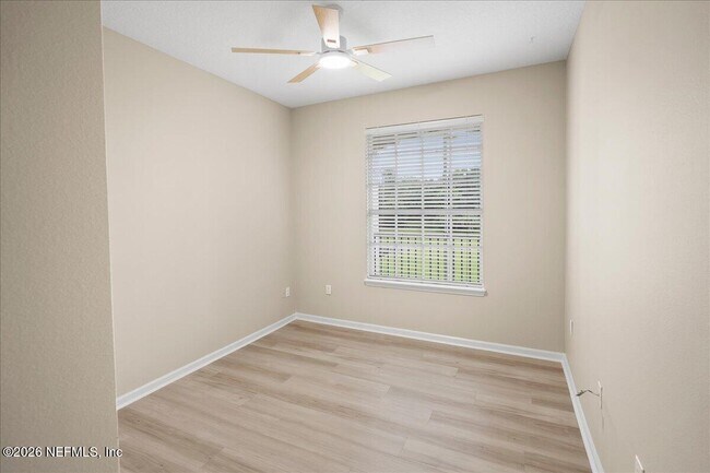 Building Photo - 10550 Baymeadows Rd