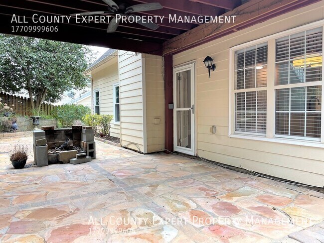 Building Photo - 1635 River Oak Dr