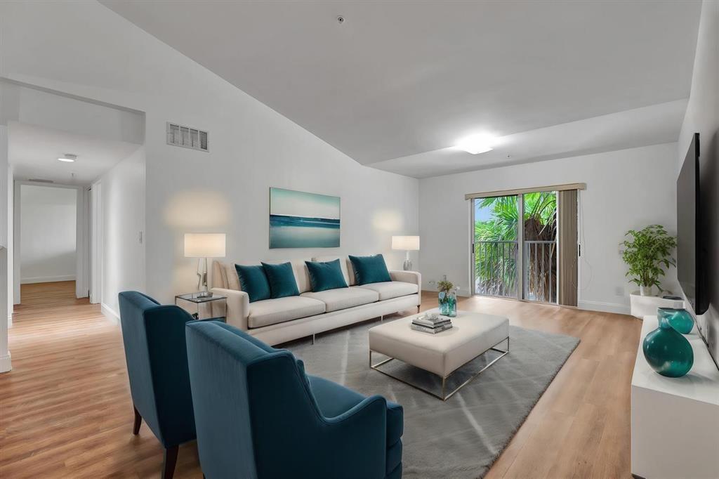 Building Photo - 9905 Westwood Dr