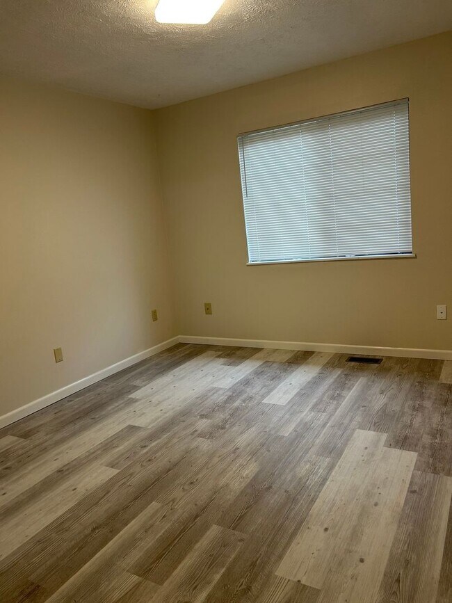 Building Photo - 1121 S 23rd St