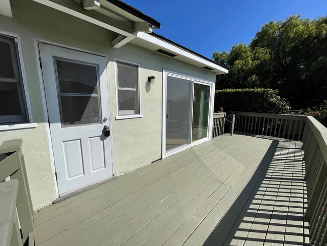 Building Photo - 3538 State St