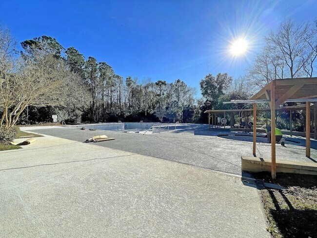 Building Photo - 339 Mt Royall Dr