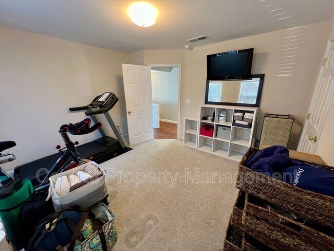 Building Photo - 3 Blanton Ln