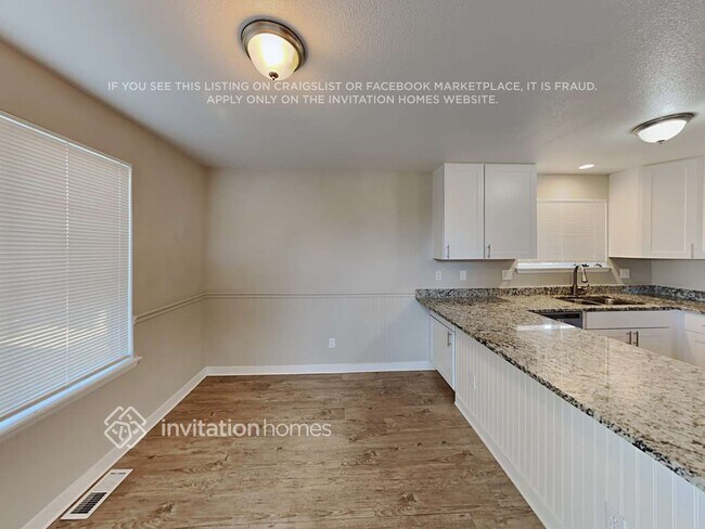 Building Photo - 12340 Newport Ct