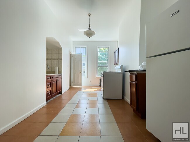 Building Photo - DIAMOND STREET / Newly Renovated Classic R...