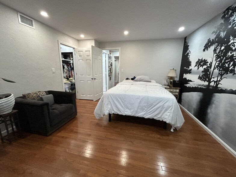 Building Photo - 6 Beals Cove Rd