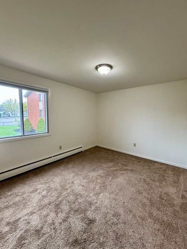 Building Photo - 2715 Eggert Rd