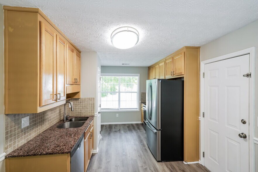 Building Photo - 810 Windsor Dr