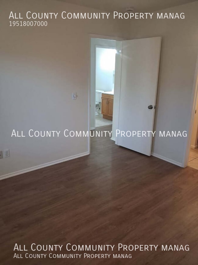 Building Photo - 58439 Palisade Dr