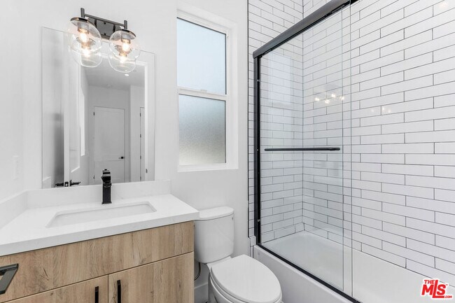 Building Photo - 1819 Ashmore Pl