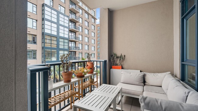 Building Photo - 530 K St