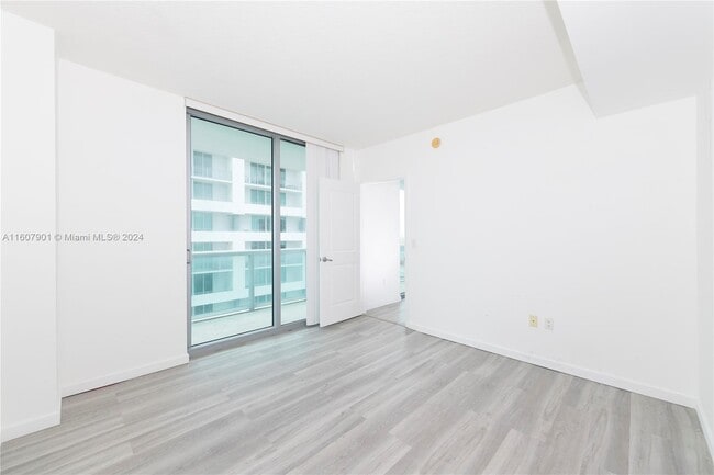 Building Photo - 333 NE 24th St