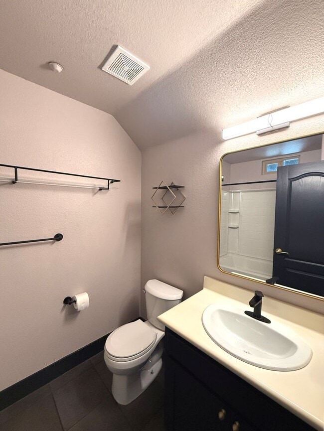 Building Photo - NEW CONSTRUCTION HUGE 1800sf 3BR/3BA 2GR Caballo Hills Townhome Western Views AVAIL NOW