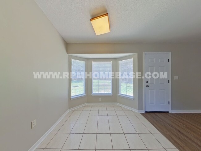 Building Photo - Charming & Updated 3BR/2BA plus Flex Room with Massive Privacy-Fenced Backyard