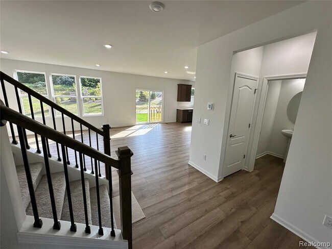 Building Photo - 4881 Marquette Dr