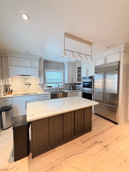 Building Photo - 176 Park Ave