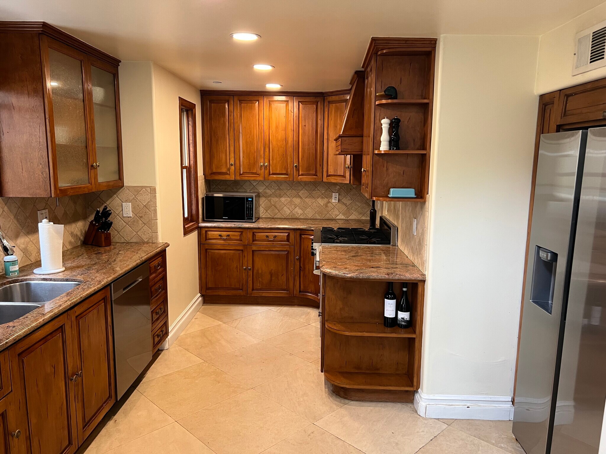 Building Photo - 1027 10th St