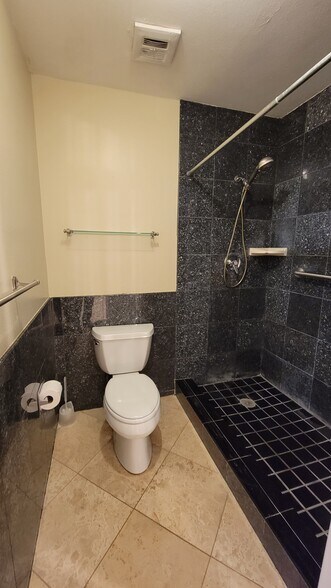 Building Photo - 1328 E Hermosa Dr