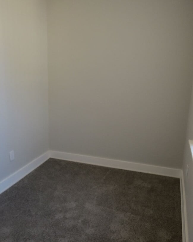 Building Photo - Downtown Oasis - Move In Ready!!!
