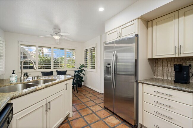 Building Photo - 78560 Arapahoe Dr