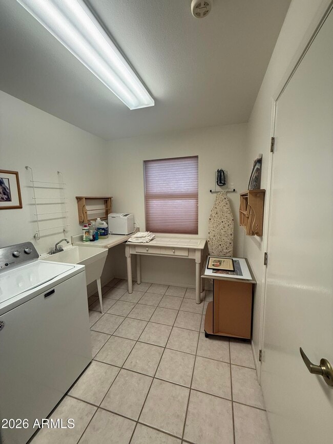 Building Photo - 14518 W Heritage Dr