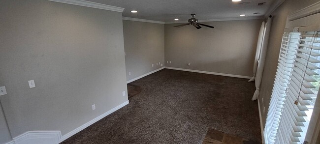 Building Photo - Quaint Home in Eagle Mountain w 2 car garage!