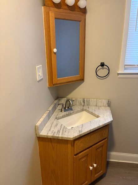 Building Photo - 65 Ingraham St