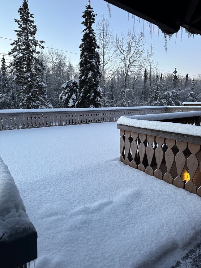 Building Photo - Newly Remodeled, 1 Bed/1 Bath Garage/Washer/Dryer