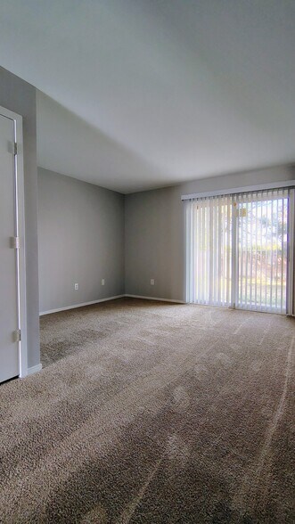 Building Photo - 24757 Bashian Dr