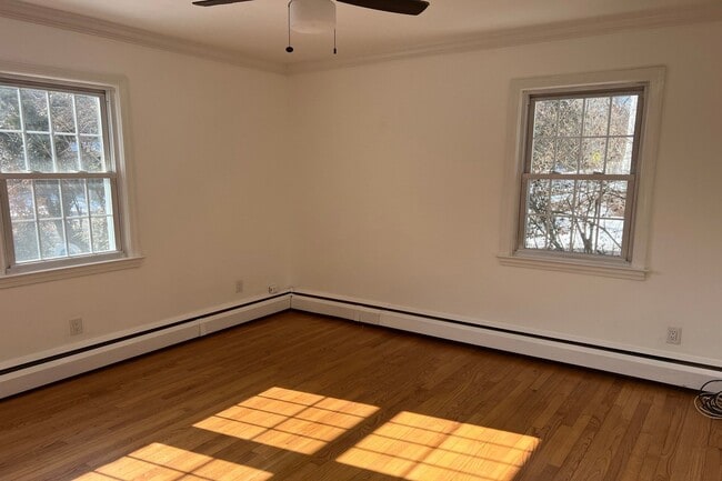 Building Photo - 195 Godwin Ave