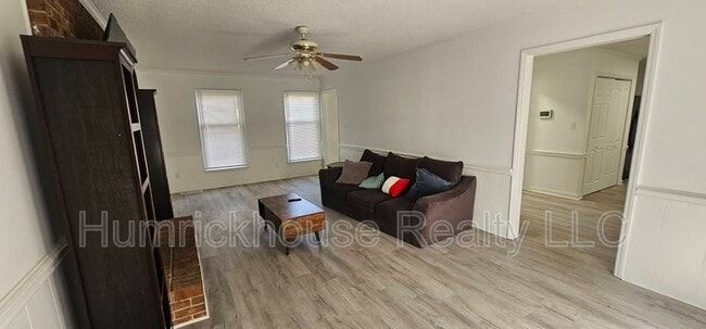 Building Photo - 438 Blue Rock Dr