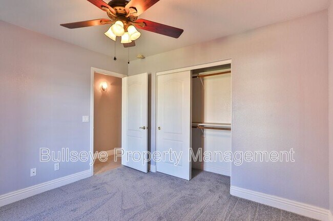 Building Photo - 6341 E Ivy St