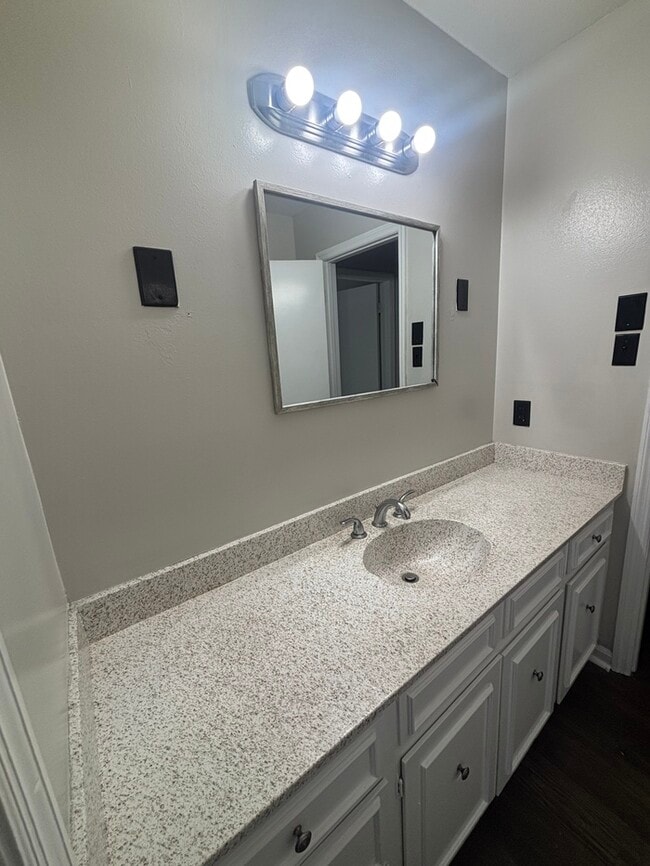 Building Photo - 1216 Green Mountain Dr