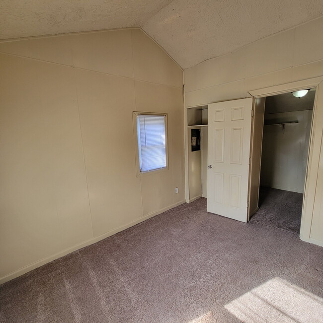 Building Photo - West Indy 2BR House Ready To Lease!