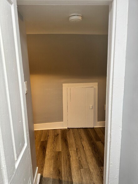 Building Photo - 82 Park Ave