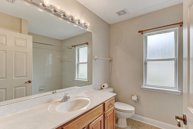 Building Photo - Lake  & Golf Course View Home in North Hampton