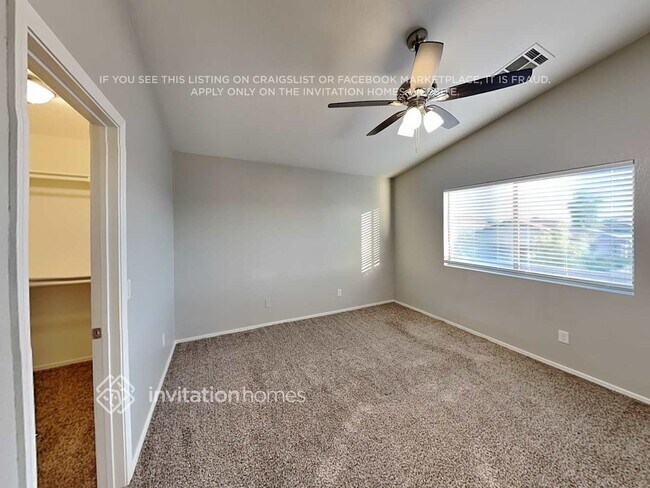 Building Photo - 15917 W Cottonwood St