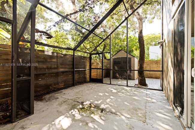 Building Photo - 3028 Center St