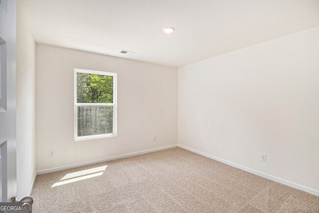 Building Photo - 568 Whitman Ln