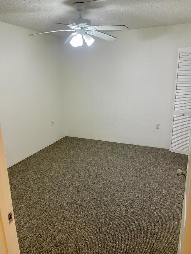 Building Photo - 3930 S Roosevelt Blvd