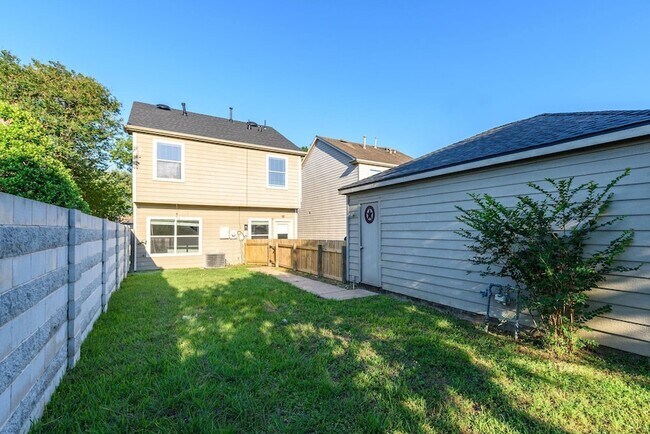 Building Photo - 9631 Coyote Creek Dr