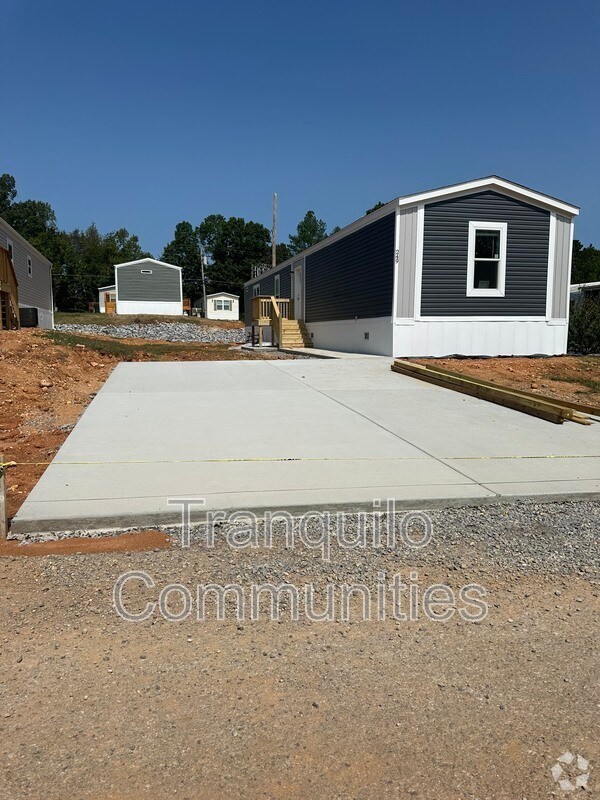 Building Photo - 112 Hubert Dr