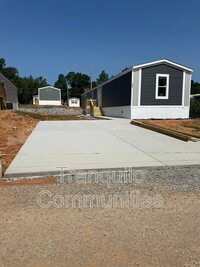 Building Photo - 114 Hubert Dr