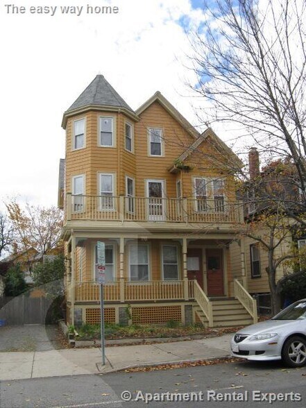 Building Photo - 30 Elm St