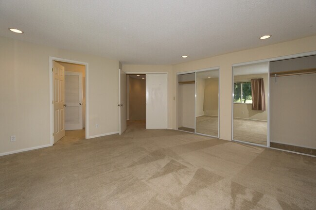 Building Photo - 14829 SE 170th St