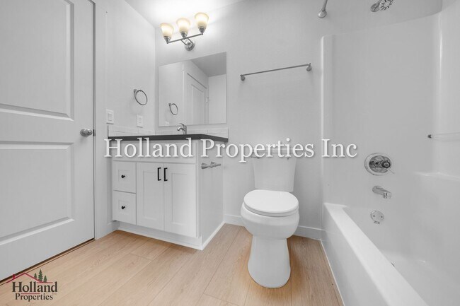 Building Photo - 9059 SW Sagert St